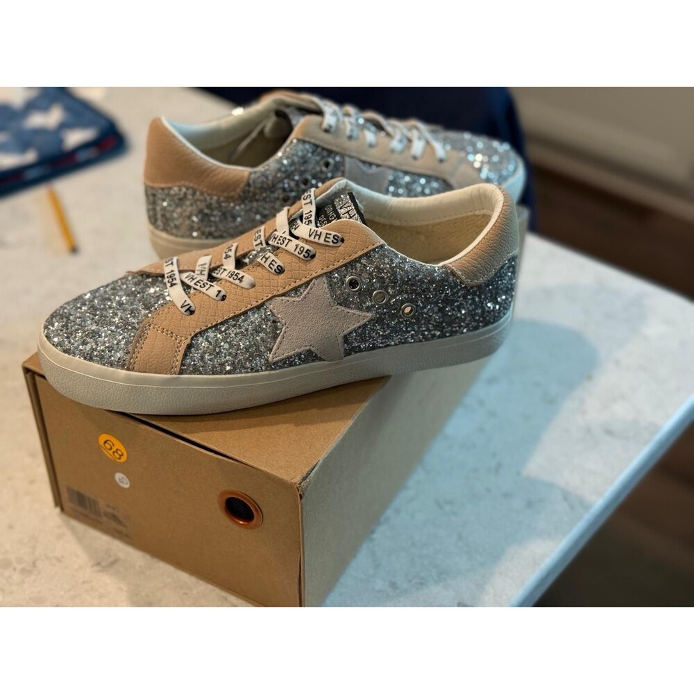 NIB Vintage Havana Bani 2 Silver Glitter Star Sneakers Women’s Size 8.5